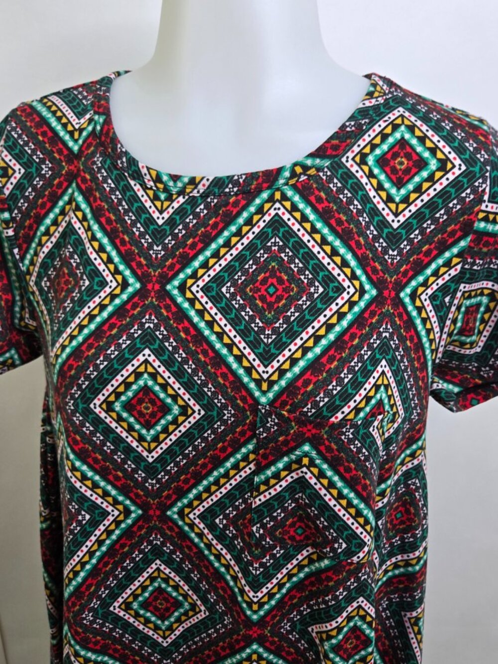 LuLaRoe Carly dress Small Red Green Geometric T Shirt Dress A-line Short Sleeve - Picture 2 of 8